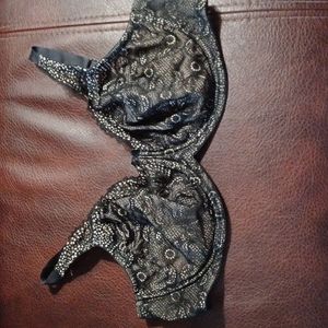 Lacy Underwire Bra Size 44D